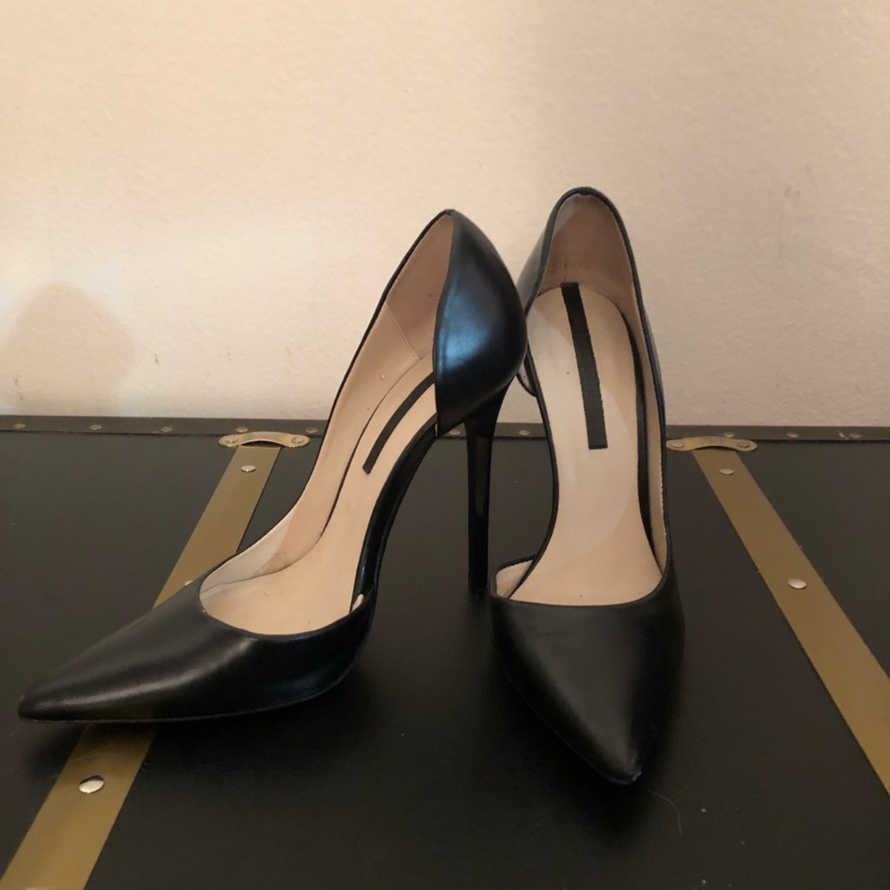 Zara leather black court shoes